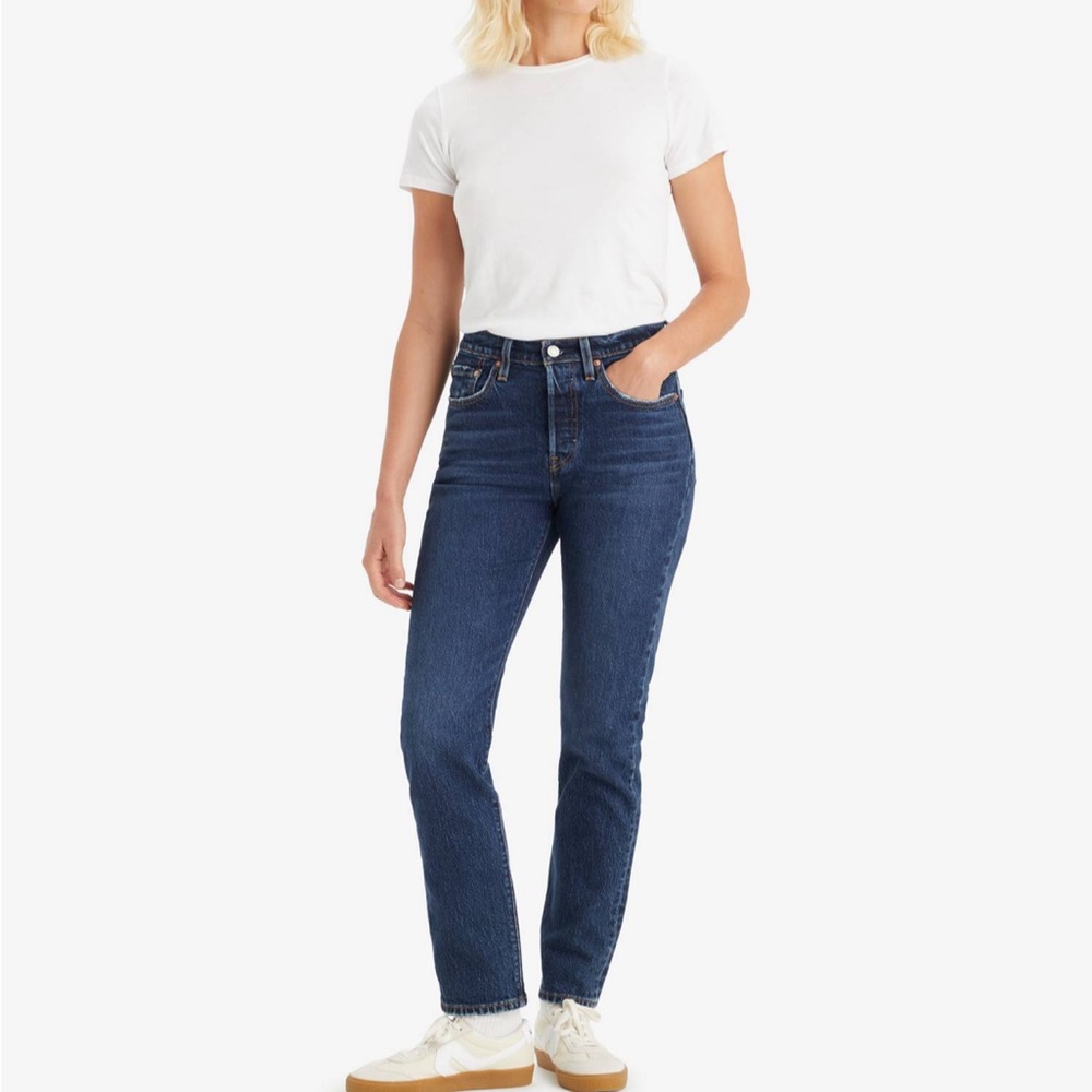 Size 28 x 30 Levi’s 501 Original Fit Blue Women's Jeans high rise straight leg